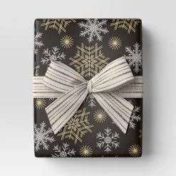 30” 25 Sq Ft Christmas Roll Wrap Gold/White Snowflakes On Black - Wondershop™